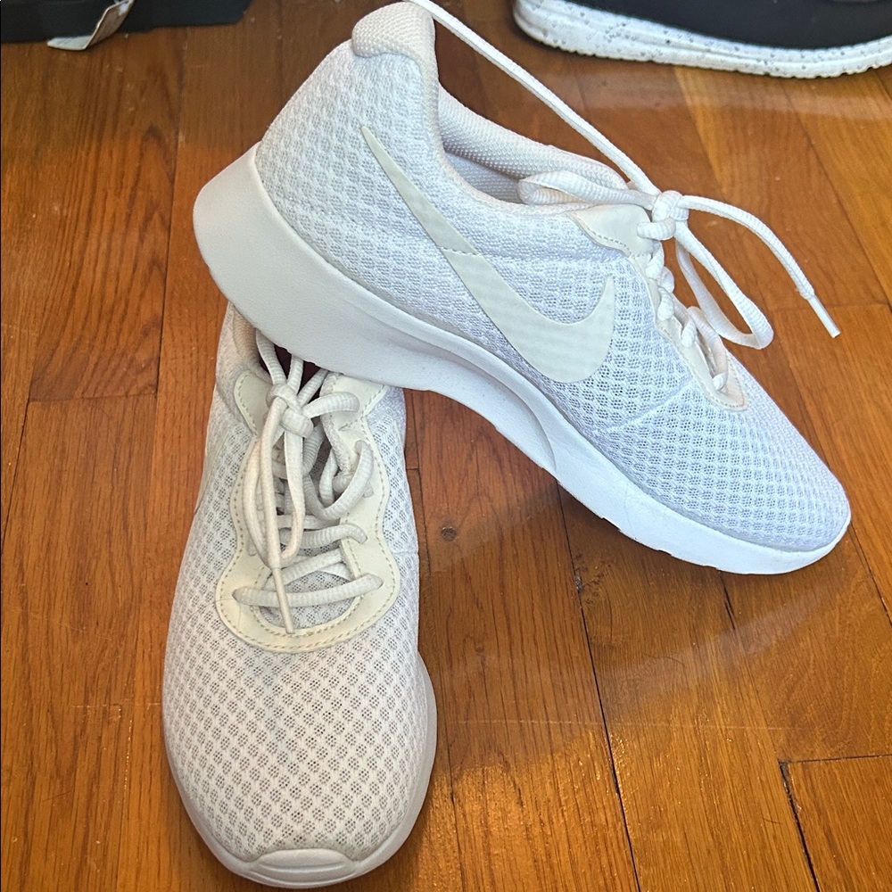 Nike White Athletic Shoes - Picture 2 of 4